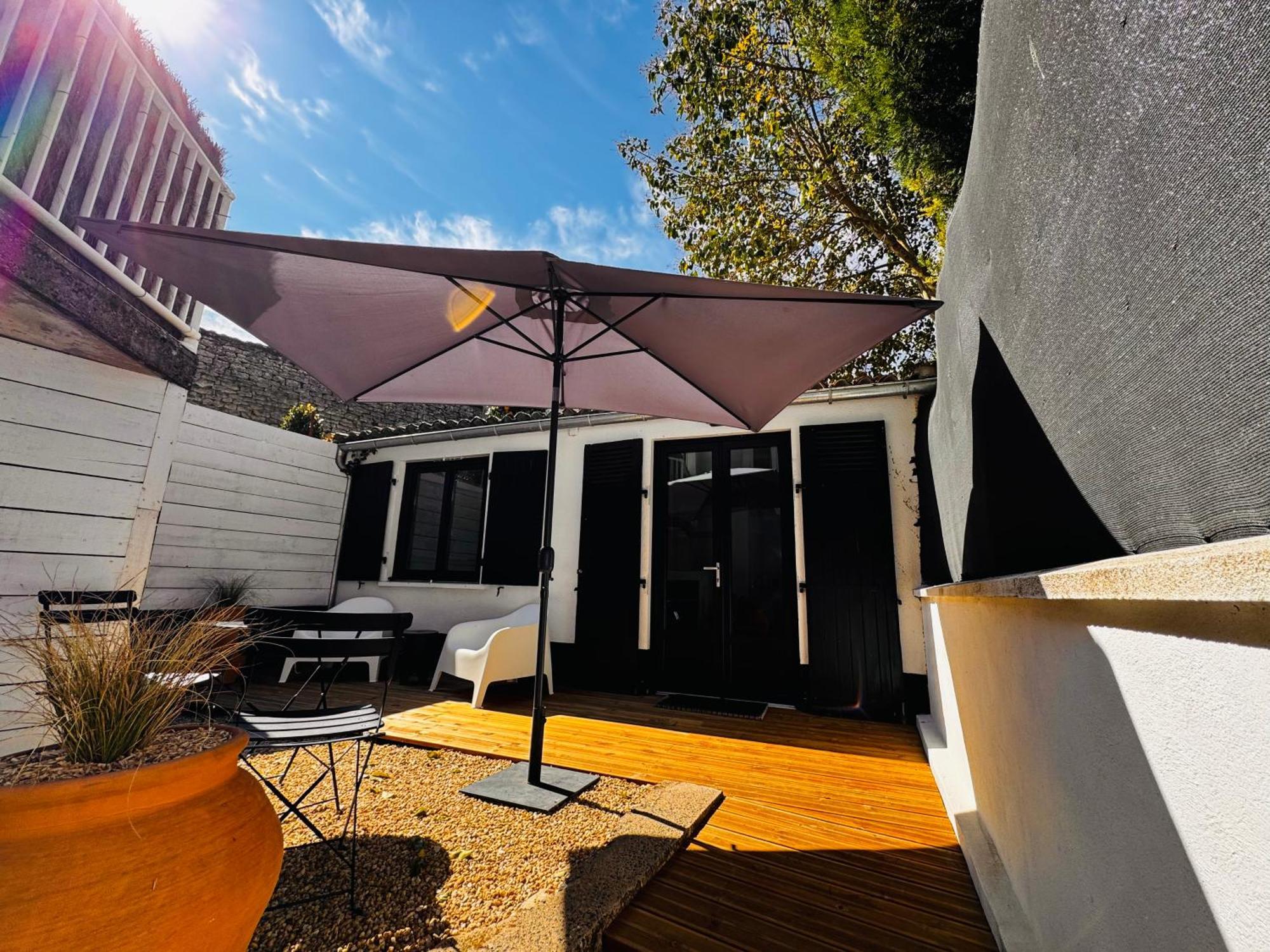 Le Petit Re, Hypercentre, Garage Prive, Terrasse Διαμέρισμα Νιόρ Εξωτερικό φωτογραφία